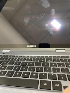 Samsung Chromebook Plus 12.2" 1.50GHz 4GB 32GB 4G LTE XE525QBB-K01US - AS-IS